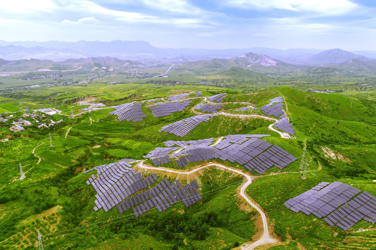 大型風(fēng)光基地建設加快 光伏發(fā)電成本持續下降